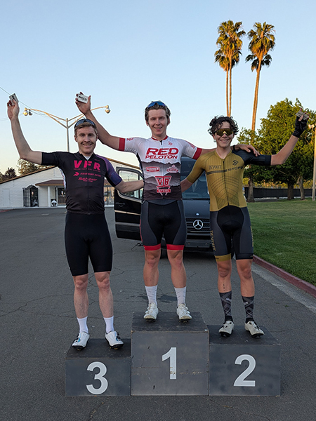 Red Peloton bike racing team