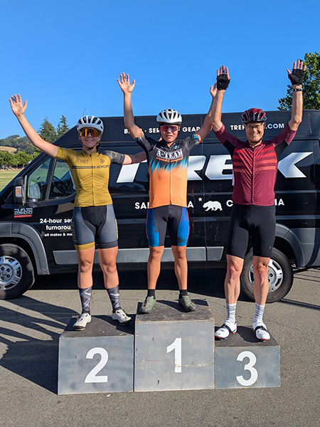 Red Peloton bike racing team