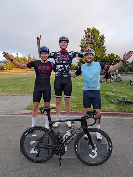 Red Peloton bike racing team