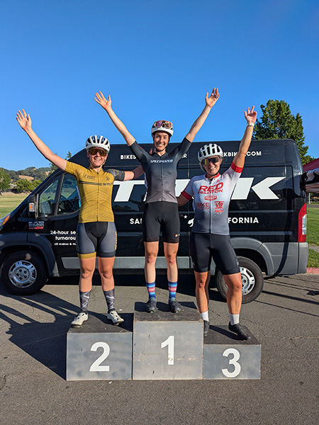 Red Peloton bike racing team